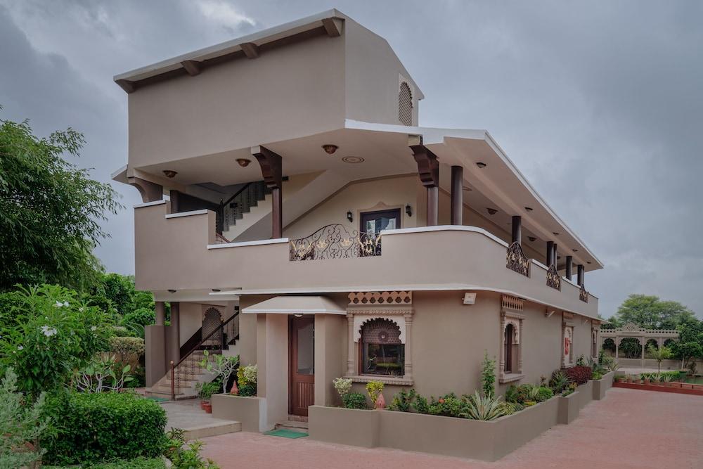 Araliayas Resort & Spa Udaipur Luaran gambar