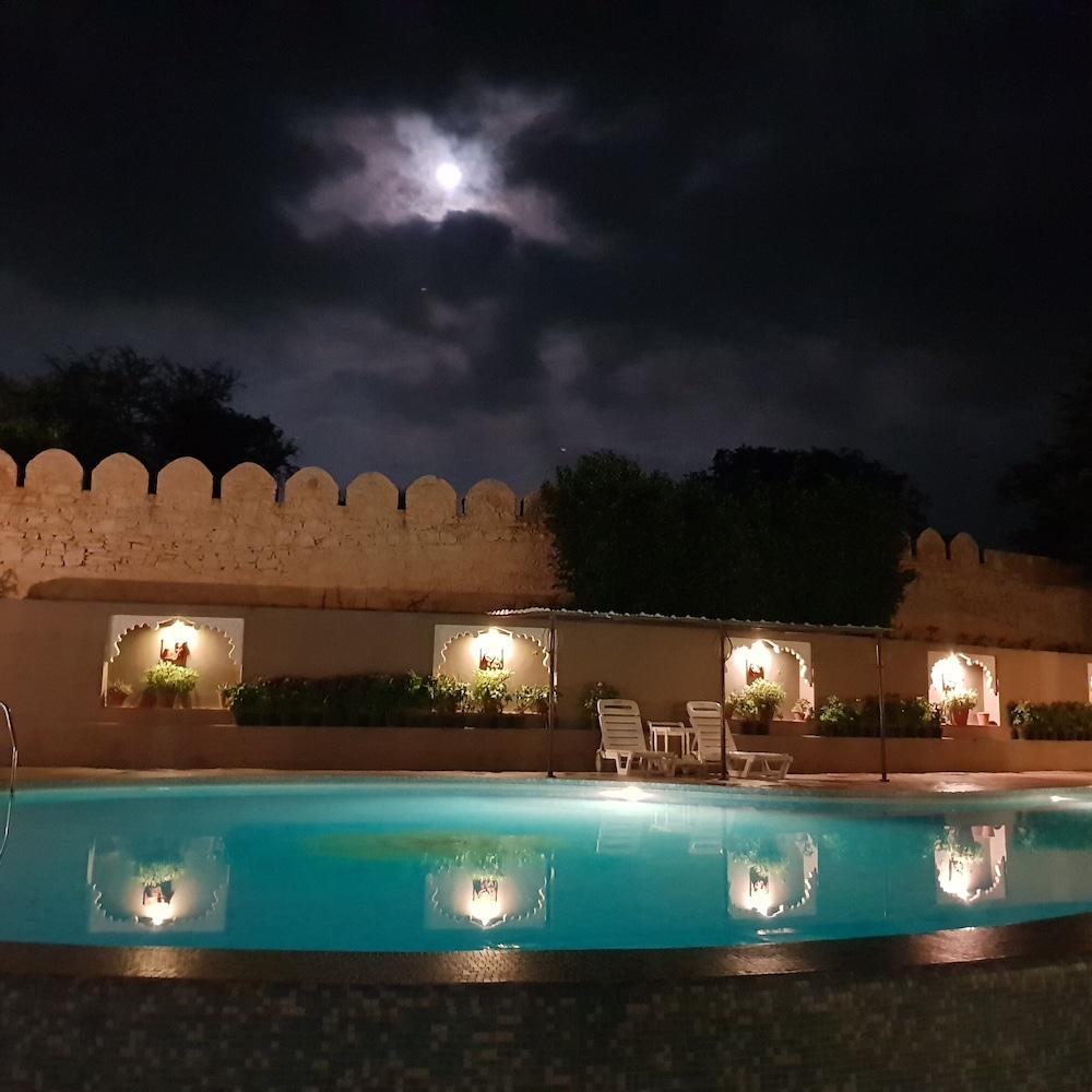 Araliayas Resort & Spa Udaipur Luaran gambar