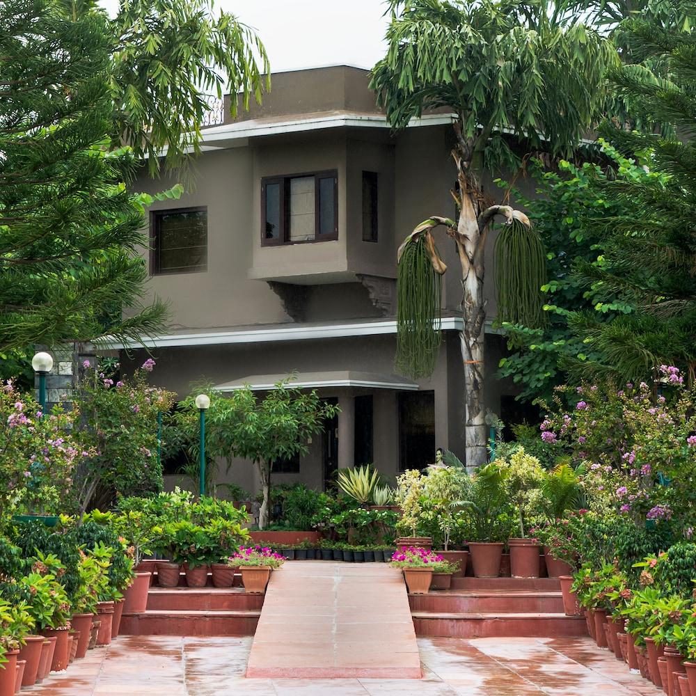Araliayas Resort & Spa Udaipur Luaran gambar
