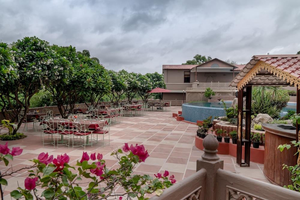 Araliayas Resort & Spa Udaipur Luaran gambar