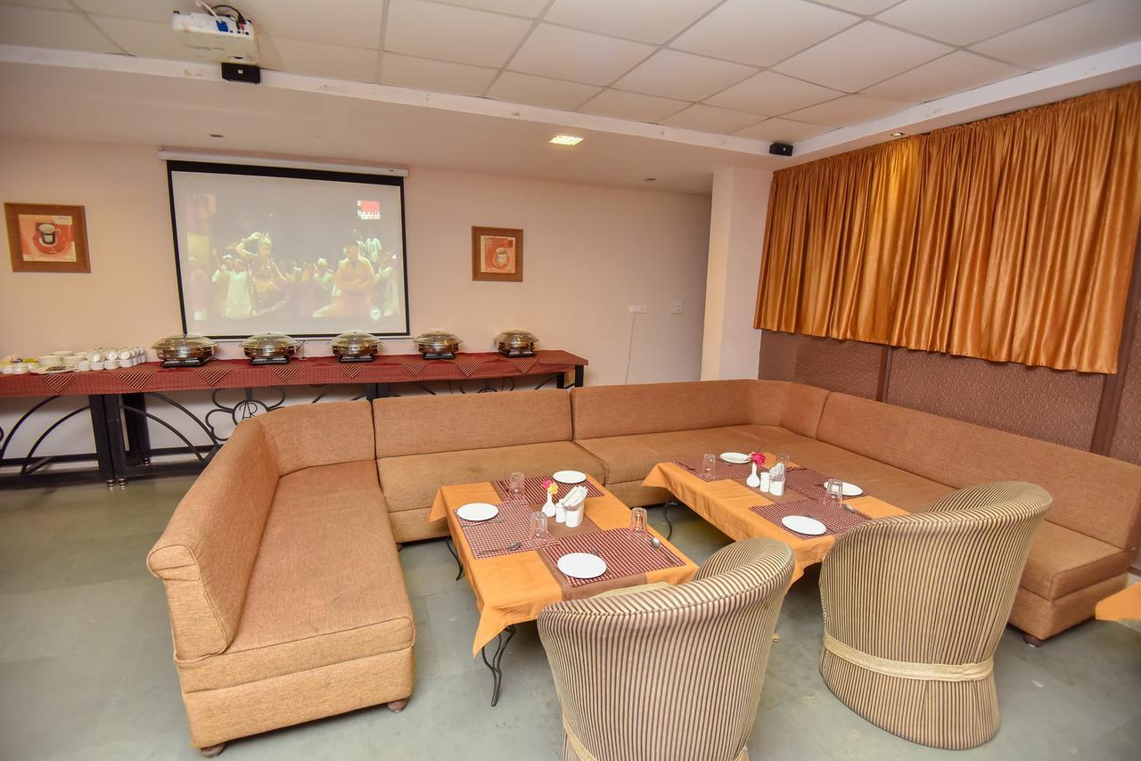 Araliayas Resort & Spa Udaipur Luaran gambar