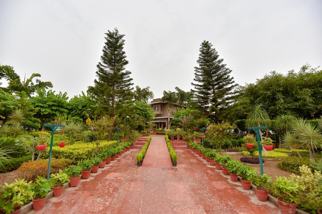 Araliayas Resort & Spa Udaipur Luaran gambar