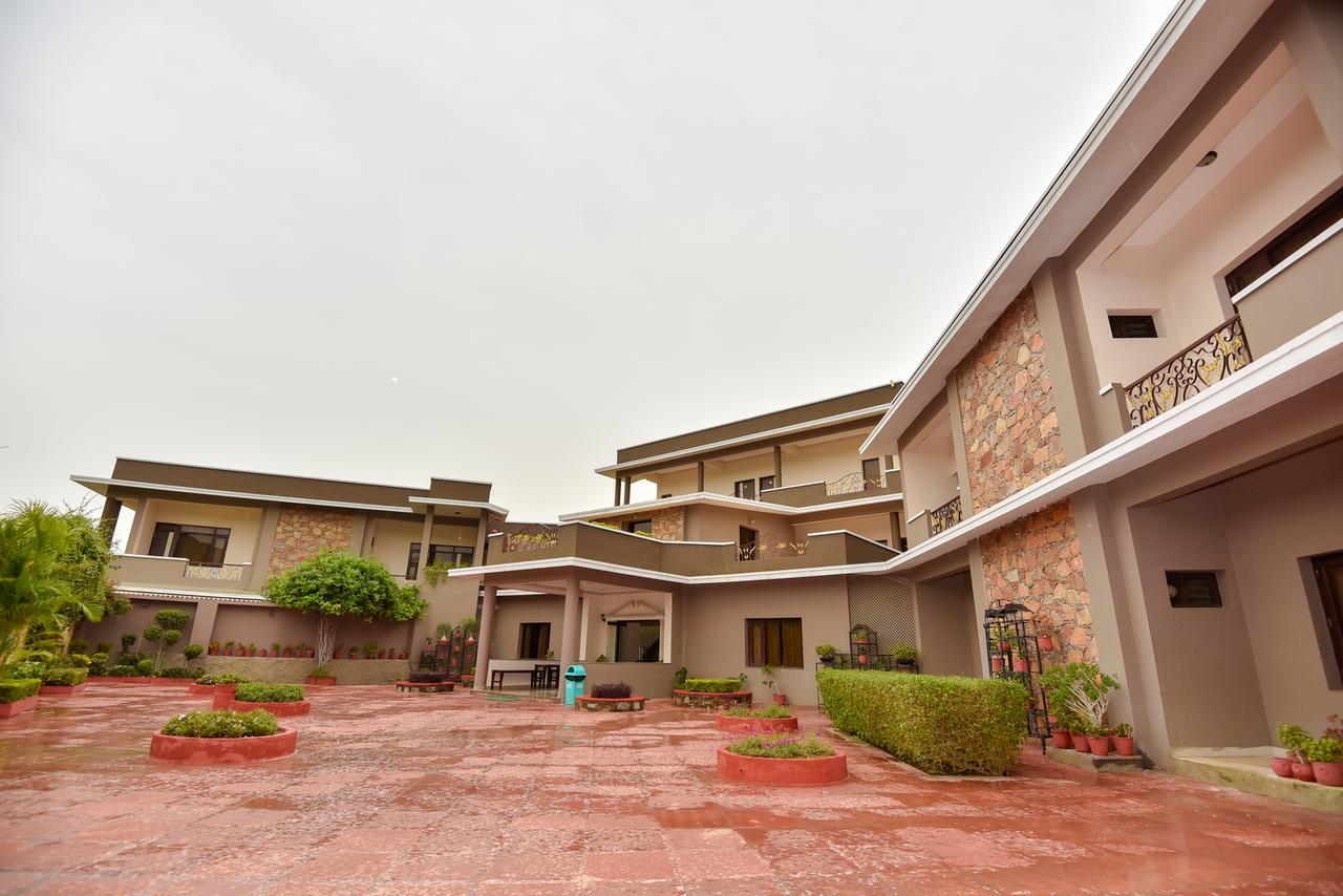 Araliayas Resort & Spa Udaipur Luaran gambar